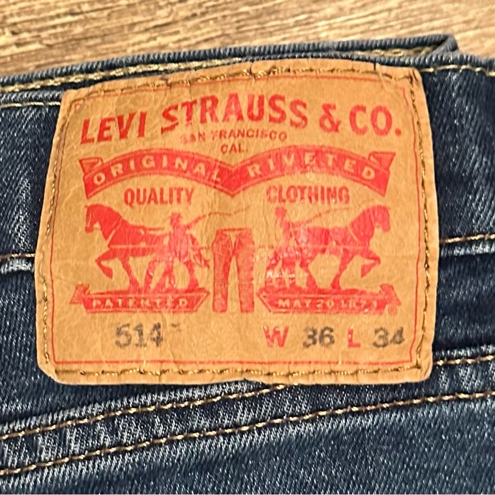 PREOWNED Mens Levi's 514 STRAIGHT FIT Blue Denim Jeans Size 36 X 34